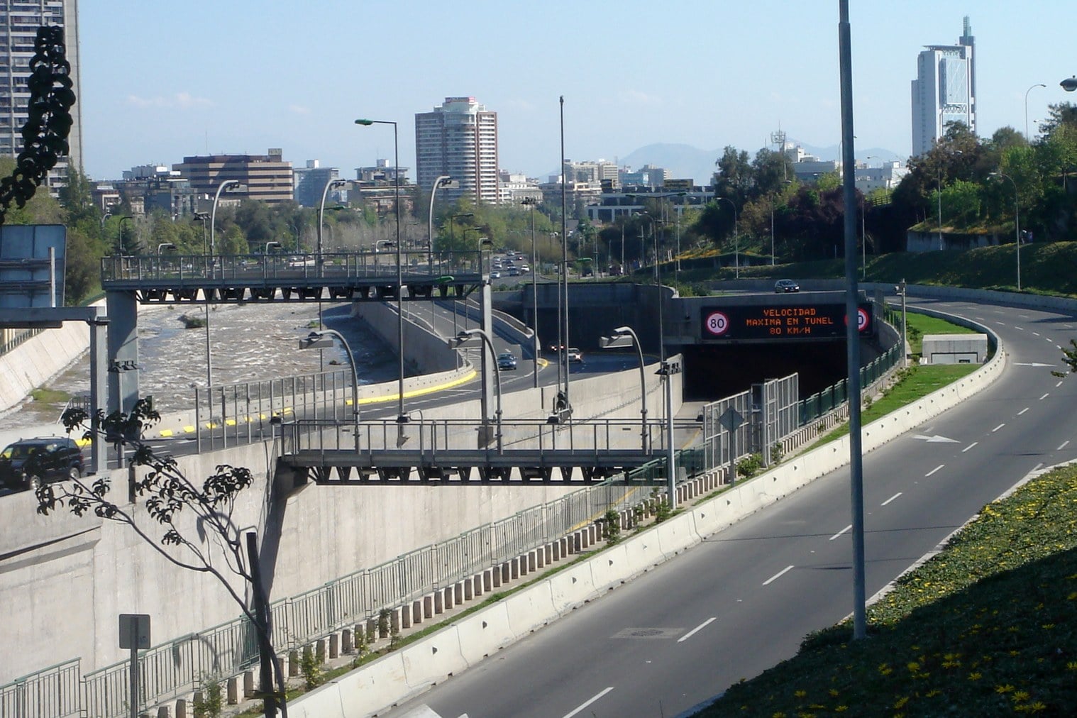 TAG y peajes electrónicos en Chile: cómo funciona, cómo obtenerlo y qué pasa si cruzas sin saldo