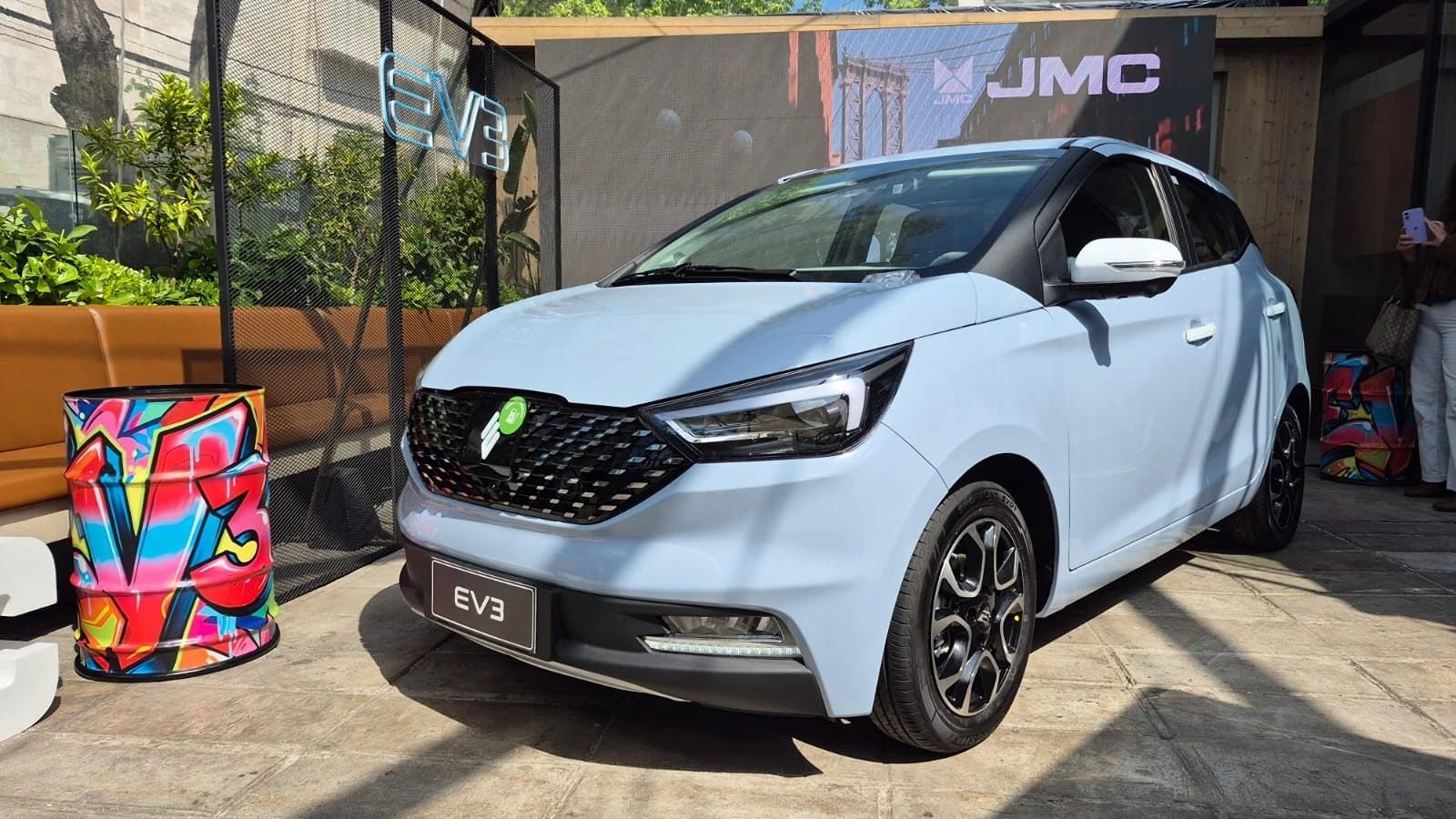 JMC lanza en Chile el EV3, su primer city car eléctrico, desde $12.990.000